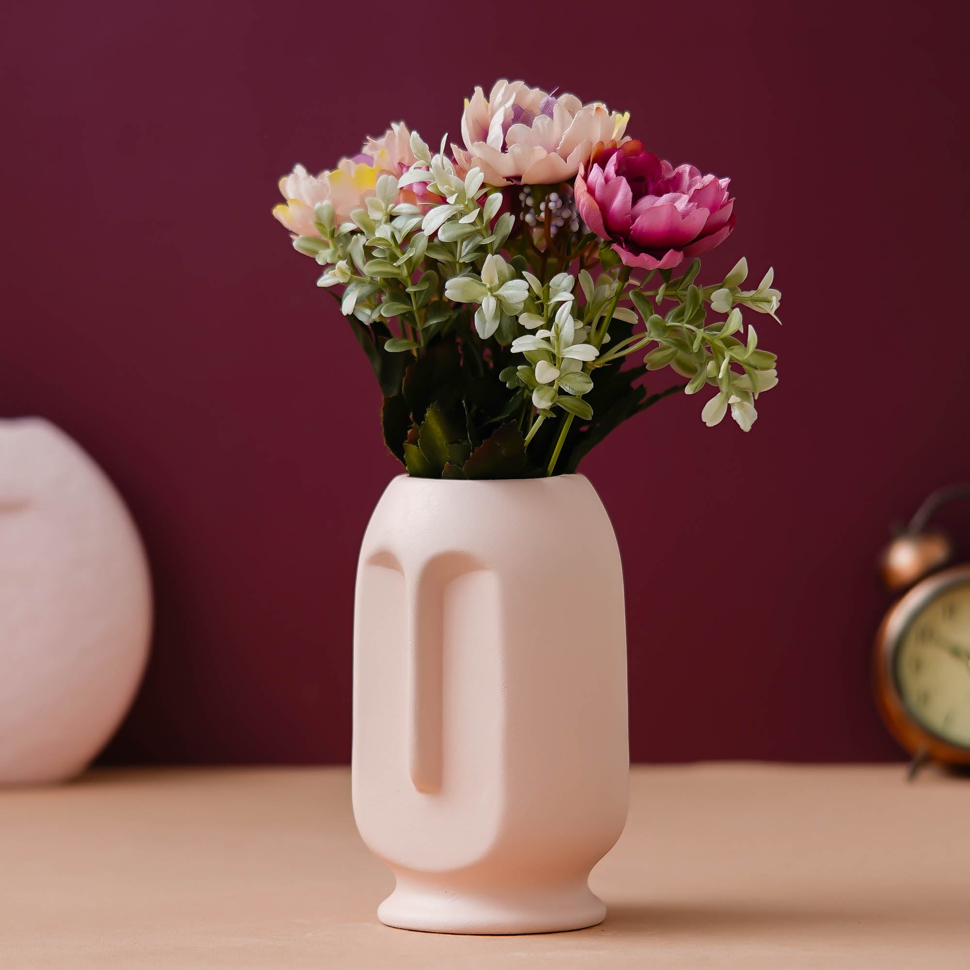 Long vase beage