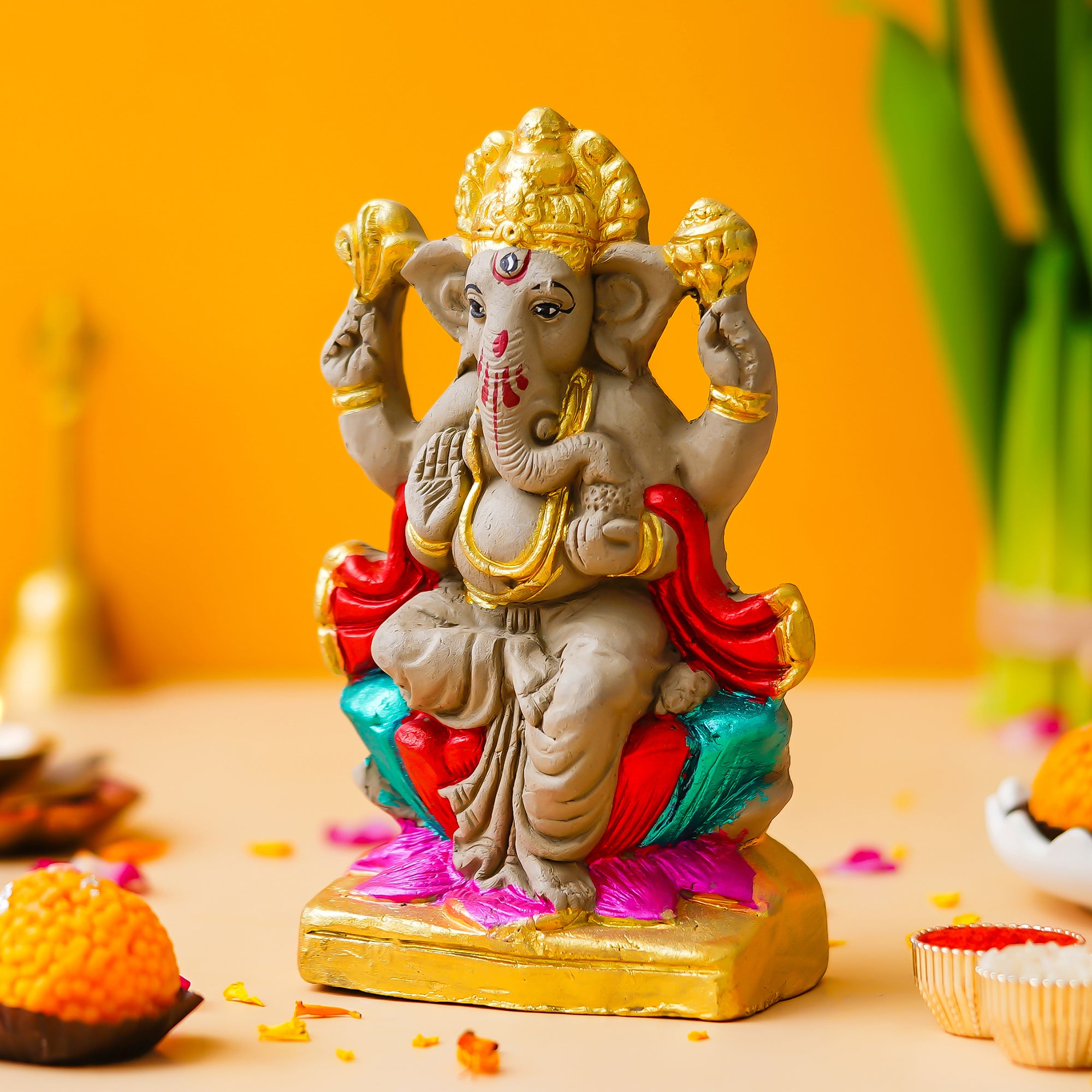 Eco-Friendly Clay Ganesh Idol 6 Inch | Water Soluble Handmade Ganpati Murti | Natural Mitti Ganesh for Ganesh Chaturthi Pooja complet water Soluble 100% kaccha ganesh idol